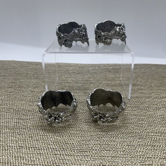 Seagull Pewter Holly Berry Ribbon napkin rings set of 4 - Picture 4 of 7